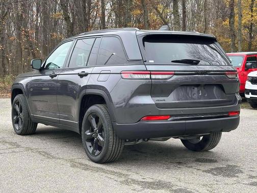 2024 Jeep Grand Cherokee Altitude