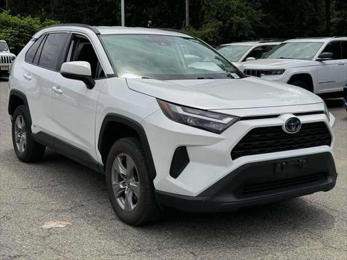 2022 Toyota RAV4 Hybrid XLE