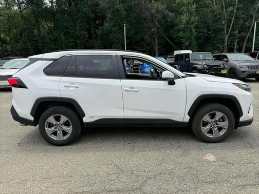 2022 Toyota RAV4 Hybrid XLE