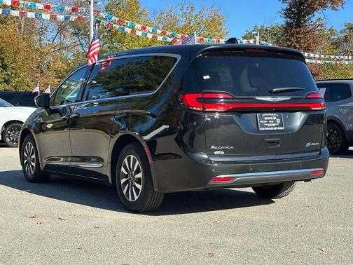 2023 Chrysler Pacifica Hybrid Limited