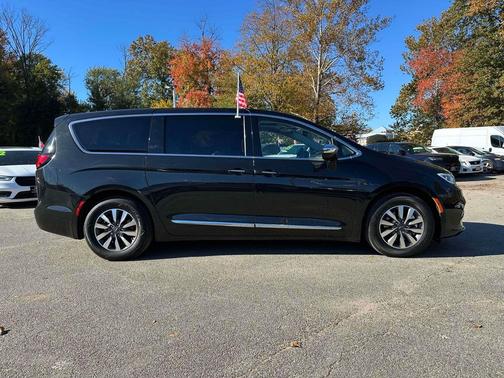 2023 Chrysler Pacifica Hybrid Limited