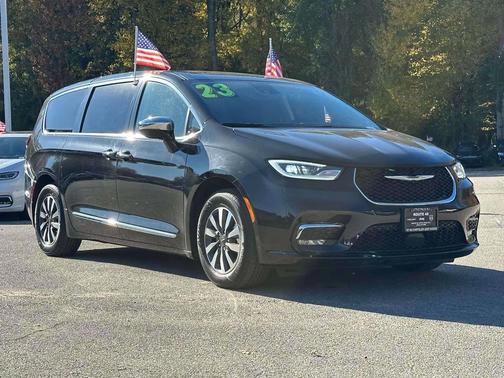 2023 Chrysler Pacifica Hybrid Limited