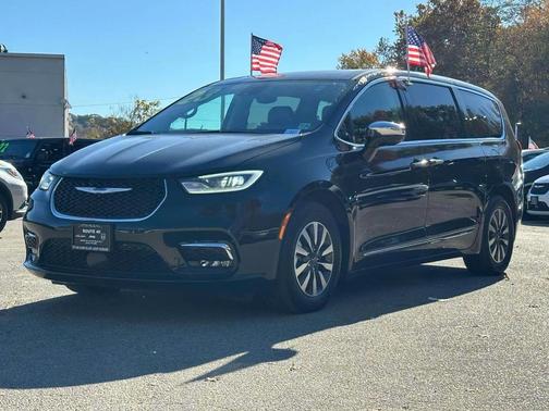 2023 Chrysler Pacifica Hybrid Limited