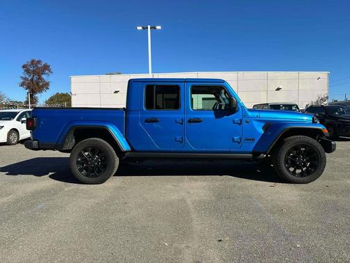 2024 Jeep Gladiator Nighthawk