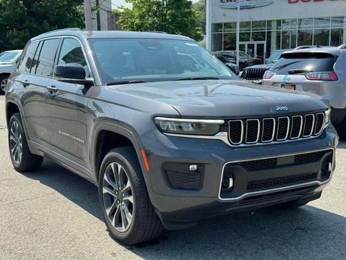 2022 Jeep Grand Cherokee Overland