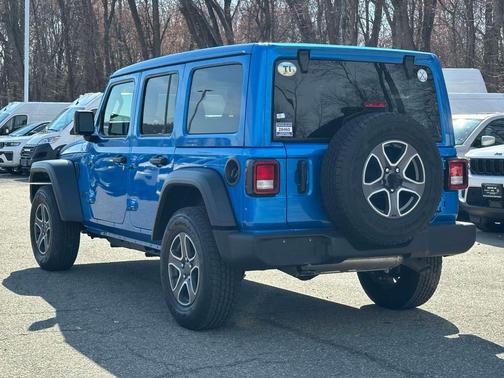 2022 Jeep Wrangler Unlimited Sport