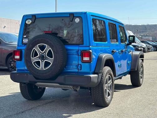 2022 Jeep Wrangler Unlimited Sport