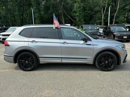 2022 Volkswagen Tiguan 2.0T SE R-Line Black 4MOTION