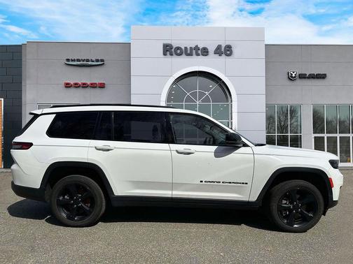 Bright White Clearcoat 2024 Jeep Grand Cherokee L Altitude