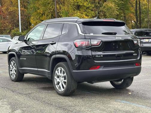 2023 Jeep Compass Latitude Lux