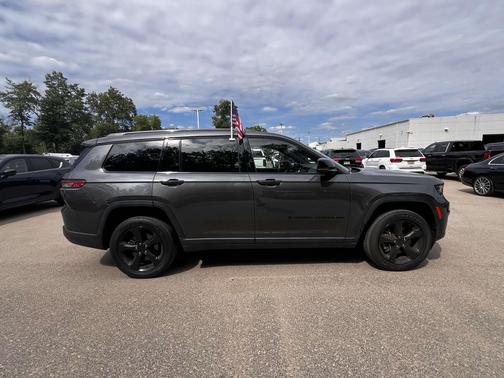 2022 Jeep Grand Cherokee L Altitude