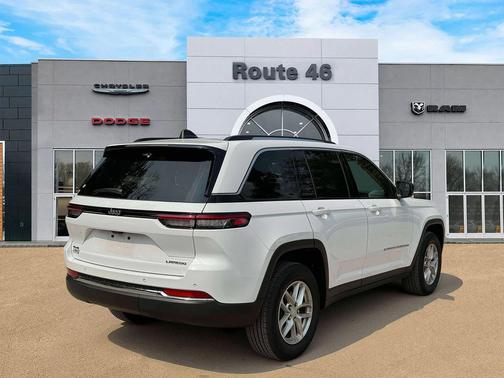2024 Jeep Grand Cherokee Laredo