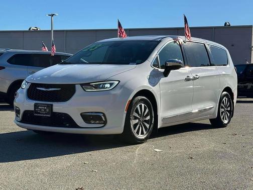 2023 Chrysler Pacifica Hybrid Limited