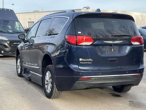 2018 Chrysler Pacifica Touring-L Plus