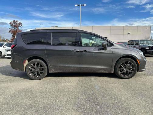 2022 Chrysler Pacifica Limited