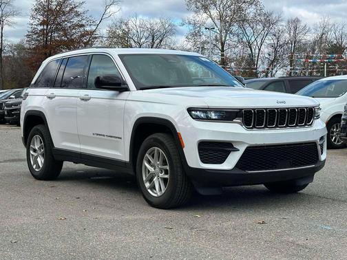 2023 Jeep Grand Cherokee Laredo