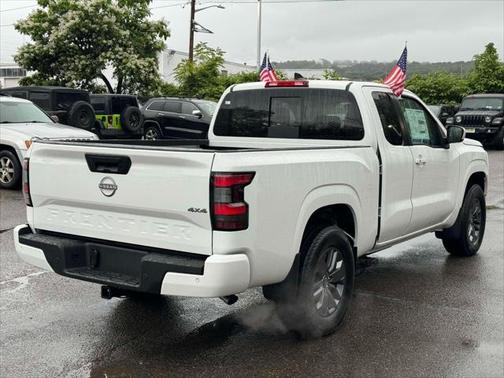 2025 Nissan Frontier SV