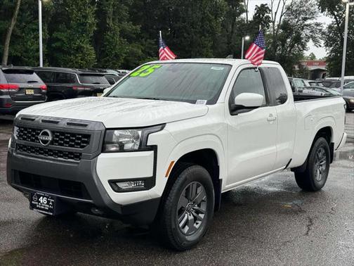2025 Nissan Frontier SV