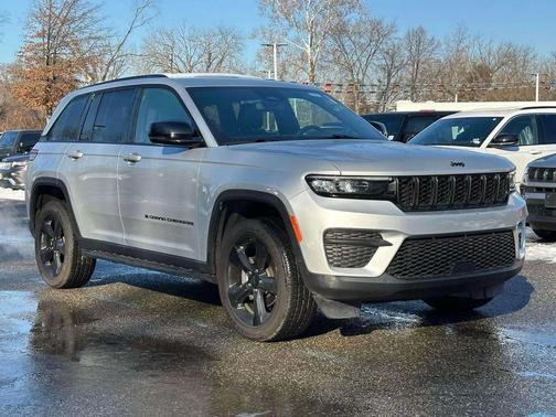 2024 Jeep Grand Cherokee Altitude
