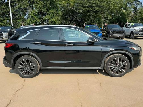 2022 INFINITI QX50 LUXE AWD
