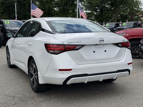 Aspen White Tricoat 2023 Nissan Sentra SV