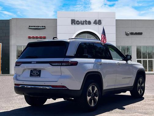 2022 Jeep Grand Cherokee 4xe Base