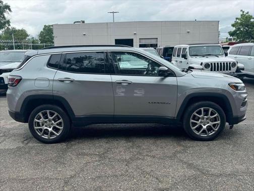 2022 Jeep Compass Latitude Lux