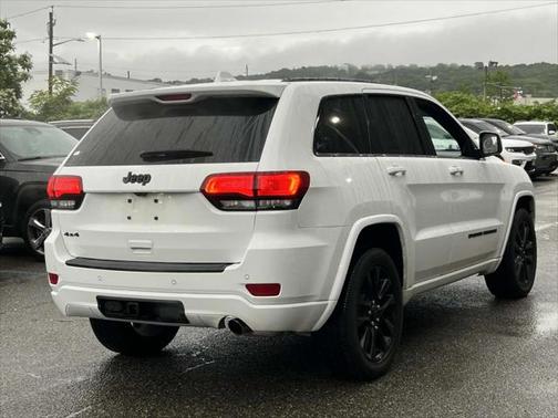 2022 Jeep Grand Cherokee Laredo