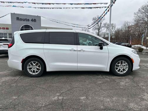 2025 Chrysler Pacifica L