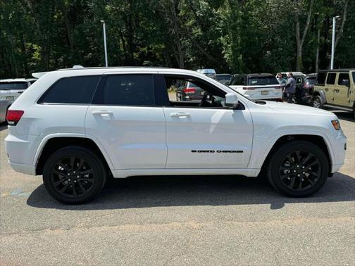 2022 Jeep Grand Cherokee Laredo