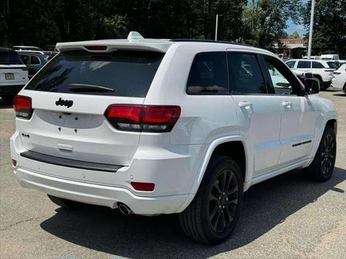 2022 Jeep Grand Cherokee Laredo