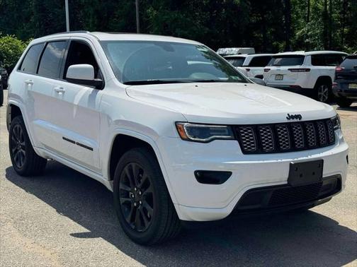 2022 Jeep Grand Cherokee Laredo