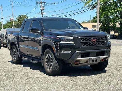 Super Black 2024 Nissan Frontier PRO-4X
