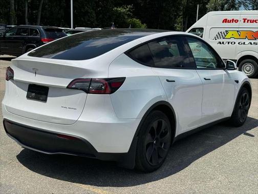 2023 Tesla Model Y Long Range Dual Motor All-Wheel Drive