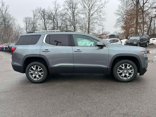 2022 GMC Acadia AWD SLT