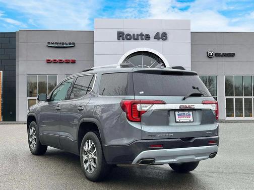 2022 GMC Acadia AWD SLT