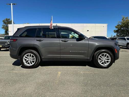 2024 Jeep Grand Cherokee Laredo