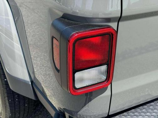 2022 Jeep Gladiator Altitude 4x4