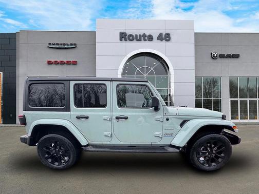 Earl Clearcoat 2023 Jeep Wrangler 4xe Sahara