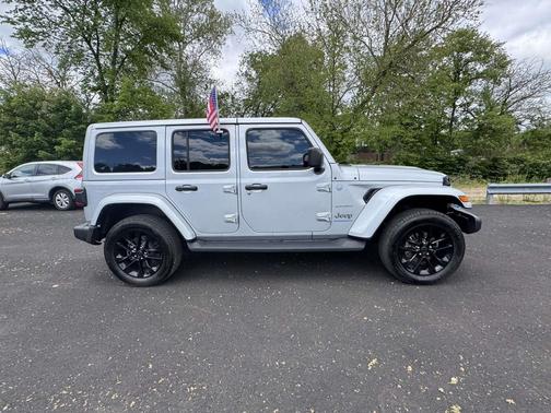 Silver Zynith Clearcoat 2024 Jeep Wrangler 4xe Sahara