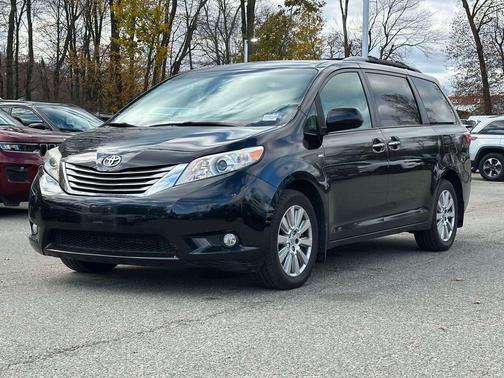 2017 Toyota Sienna XLE Premium