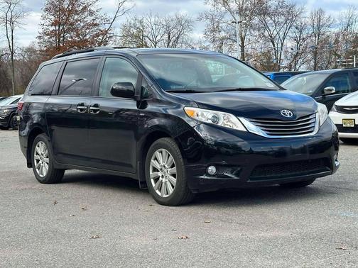 2017 Toyota Sienna XLE Premium