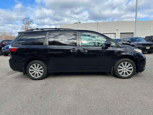 2017 Toyota Sienna XLE Premium