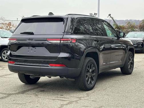 2024 Jeep Grand Cherokee Altitude