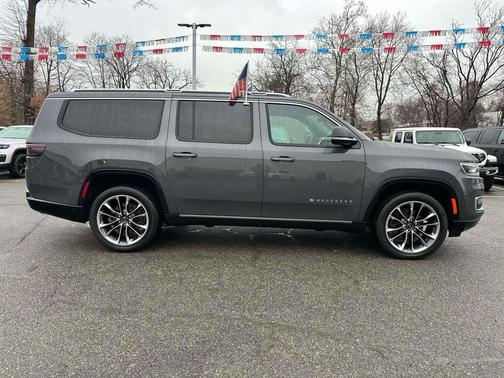 Baltic Gray Metallic Clearcoat 2023 Jeep Wagoneer L Series III 4x4