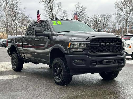 2024 RAM 2500 Tradesman Crew Cab 4x4 6'4' Box