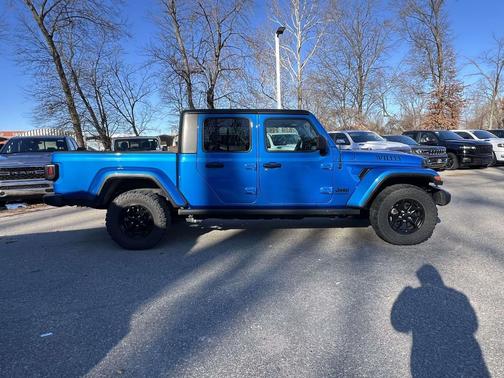 2022 Jeep Gladiator Willys 4x4