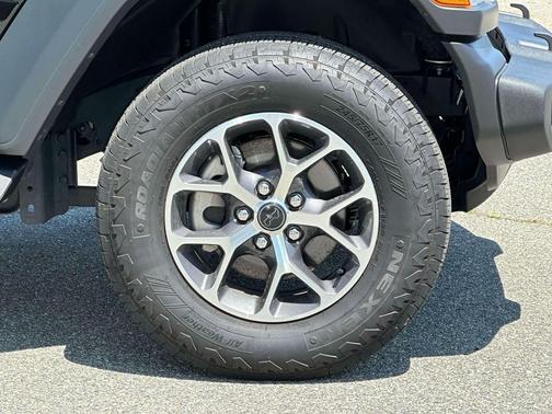 Black Clearcoat 2025 Jeep Wrangler Sport S