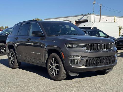 Baltic Gray Metallic Clearcoat 2024 Jeep Grand Cherokee Limited