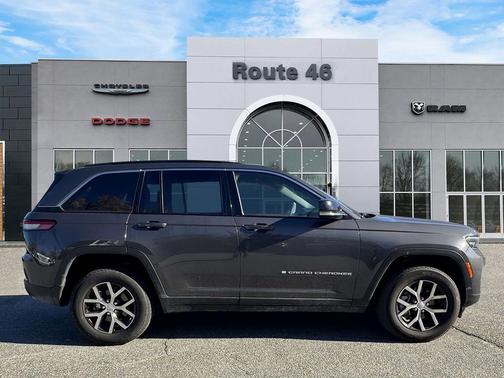 Baltic Gray Metallic Clearcoat 2024 Jeep Grand Cherokee Limited
